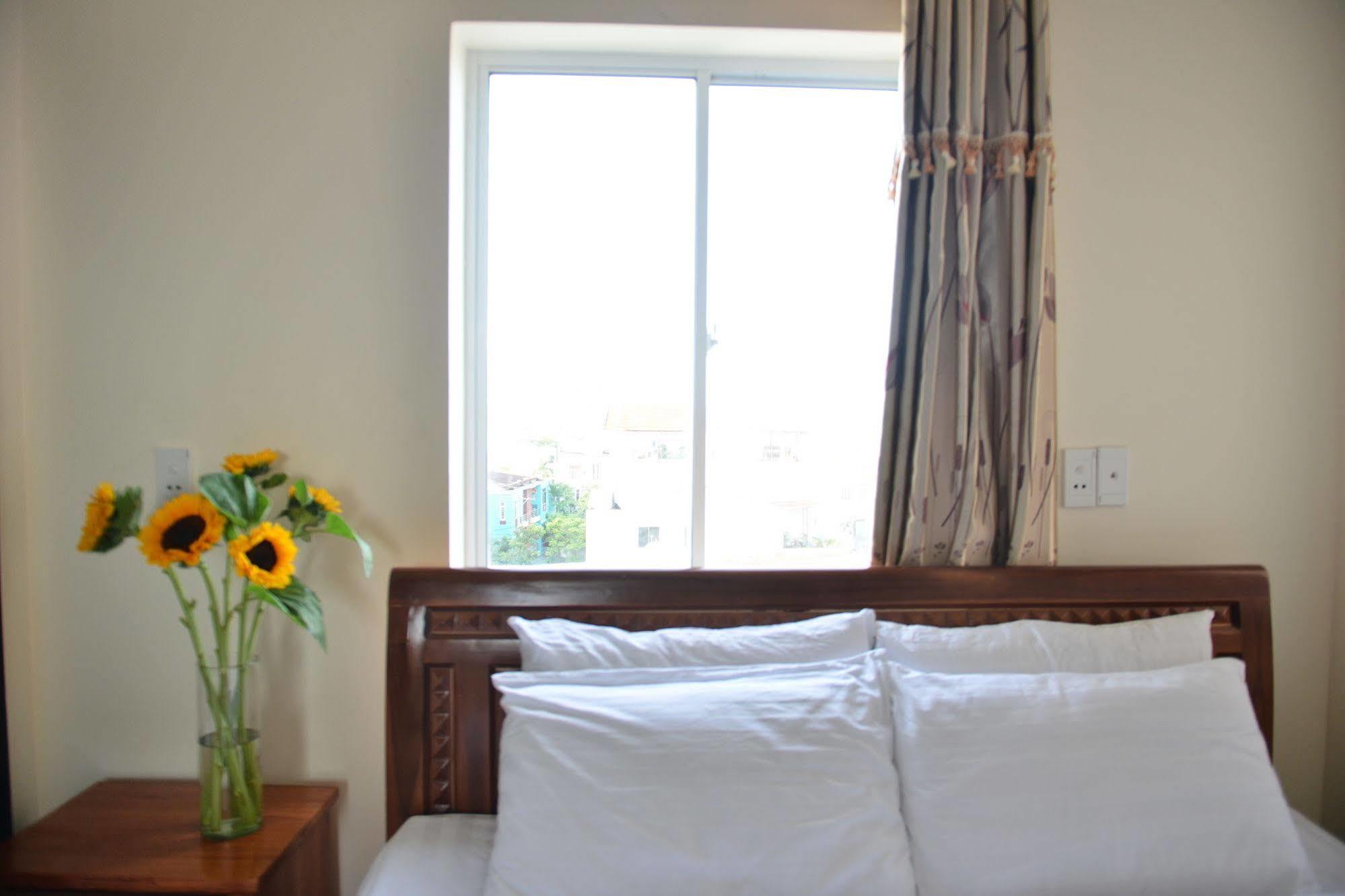 Oc Tien Sa Hotel Da Nang Exterior photo